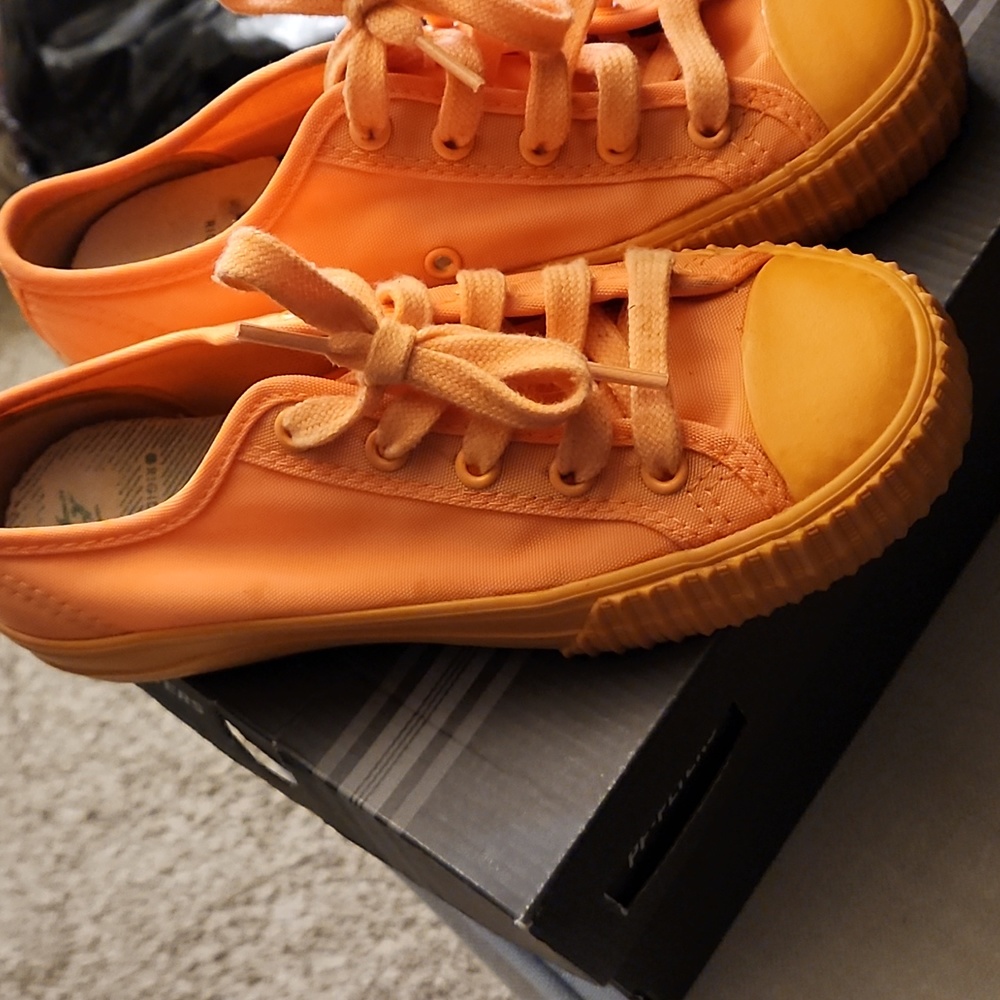Pf flyers